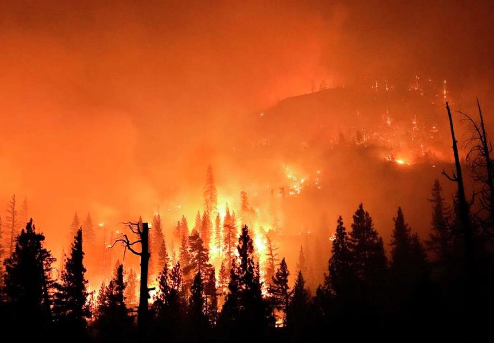 Washington wildfires devastate Spokane area as thousands flee